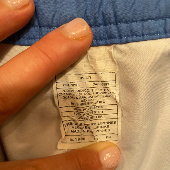 Nike reversible shorts (runs smaller than size in tag) - Picture 10 of 10